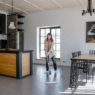 Choosing the Right Size Electrostatic Mop for Your Space
